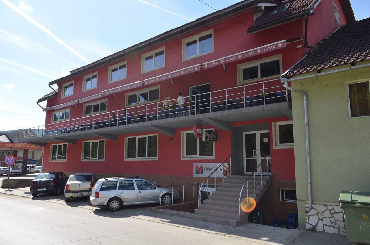 Hotel Yax Cîmpeni Zewnętrze zdjęcie